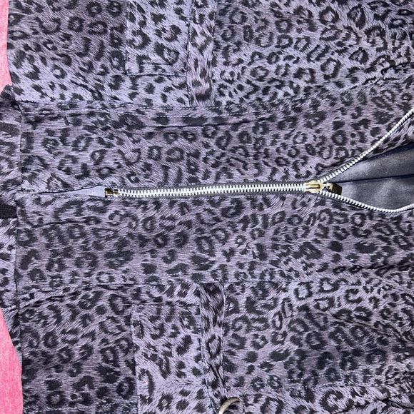 Plus size grey leopard print zip up jacket size 16P - Picture 4 of 5